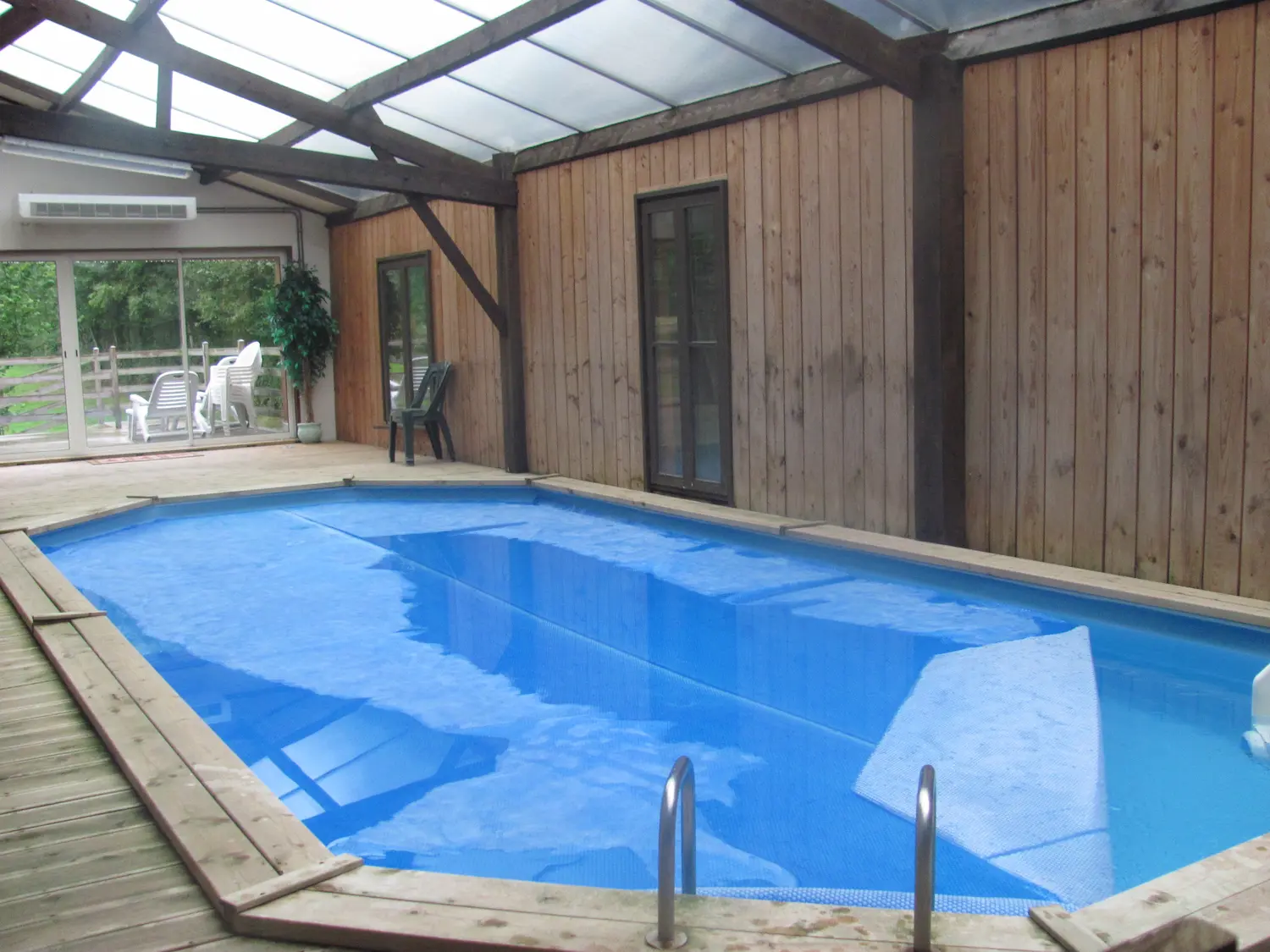 Piscine intérieure chauffée